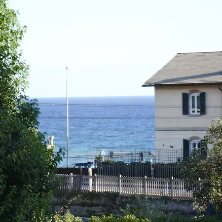 Il Mare Sotto Al Cuscino جنوة
